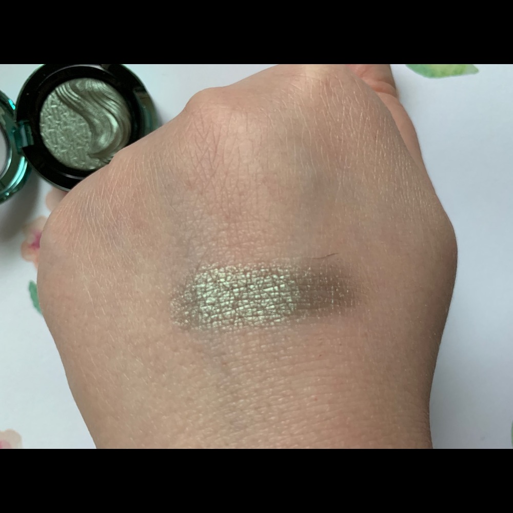 Limited edition Alluring Aquatic Collection shadow - Picture 4 of 4